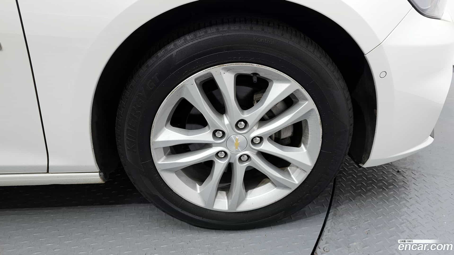 Malibu Chevrolet 2016.6-OUTER-005