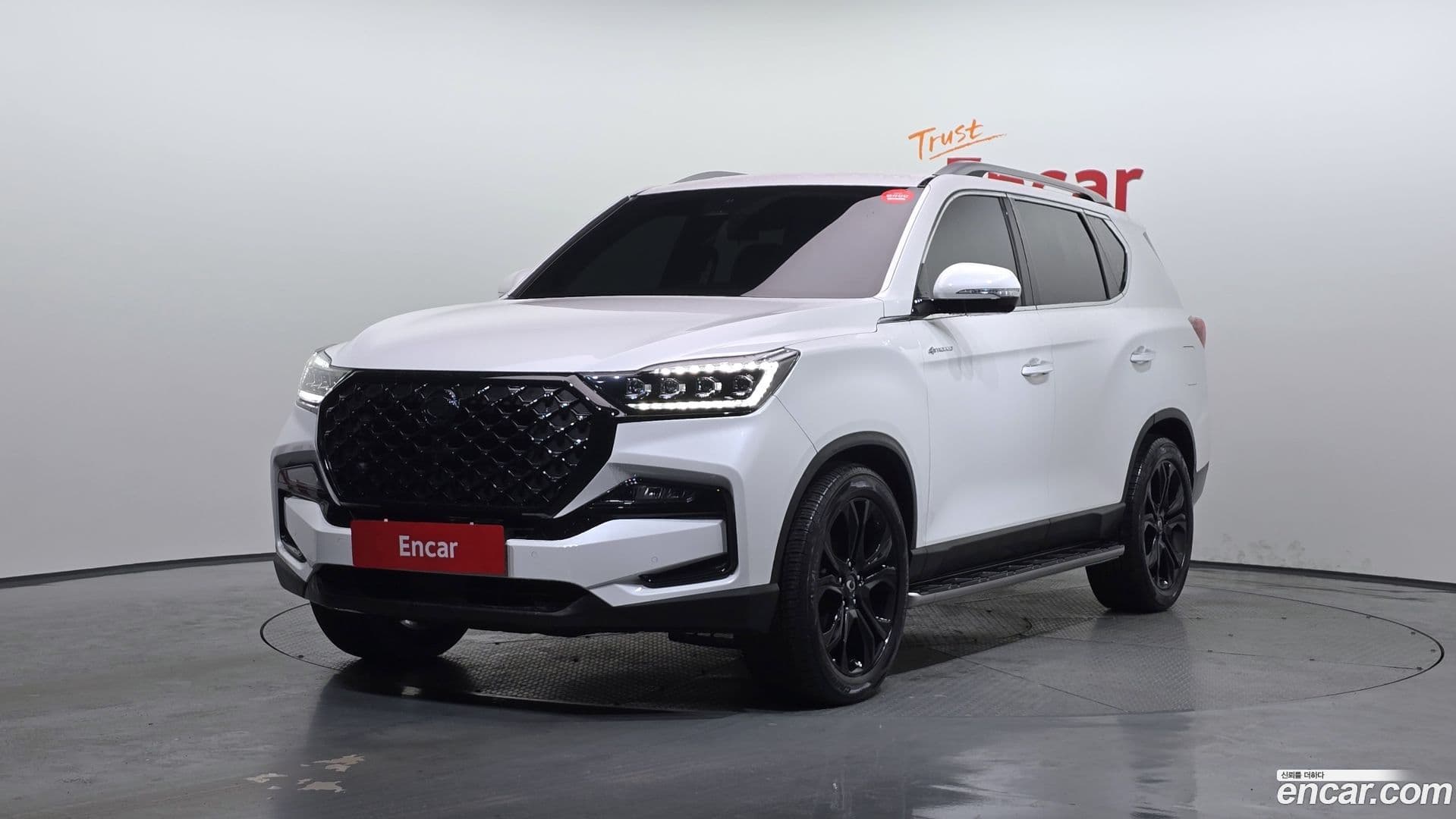Main__Slider__Photo:Rexton KG Mobility 2021.10-0