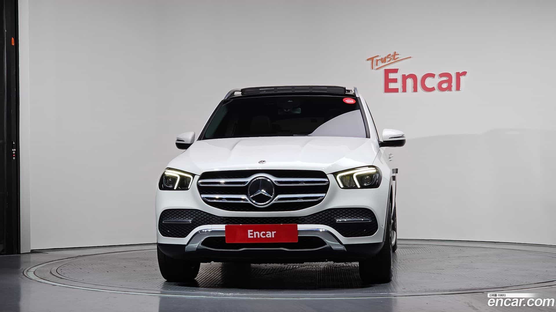 GLE-Class Mercedes-Benz 2020.9-OUTER-003