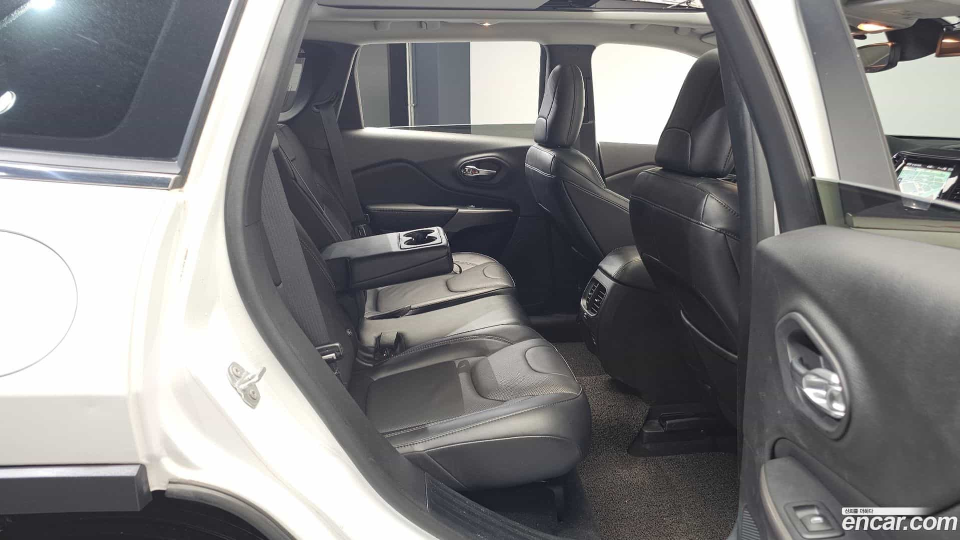 Cherokee Jeep 2021.2-OPTION-016