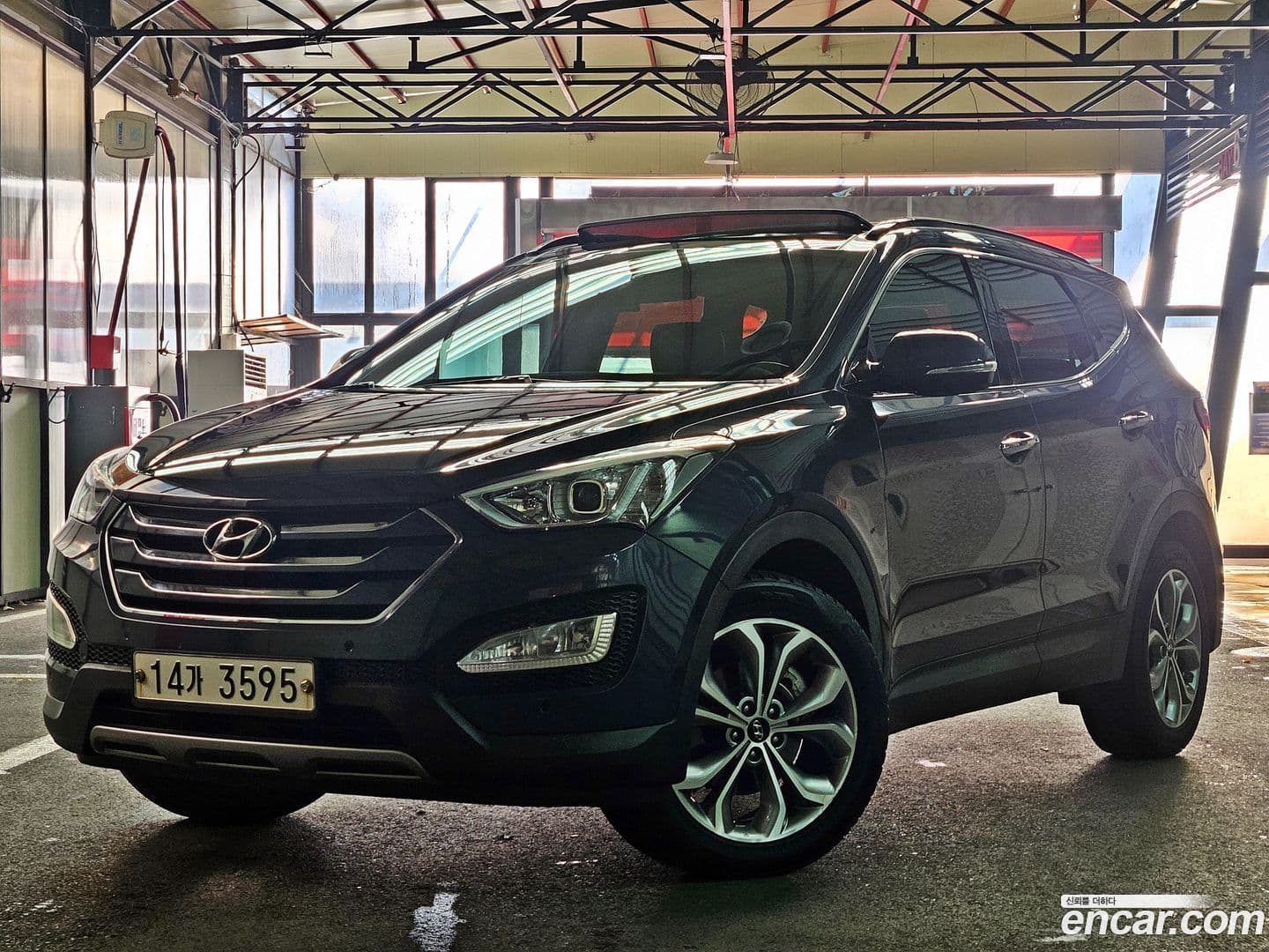Main__Slider__Photo:Santafe Hyundai 2014.8-0