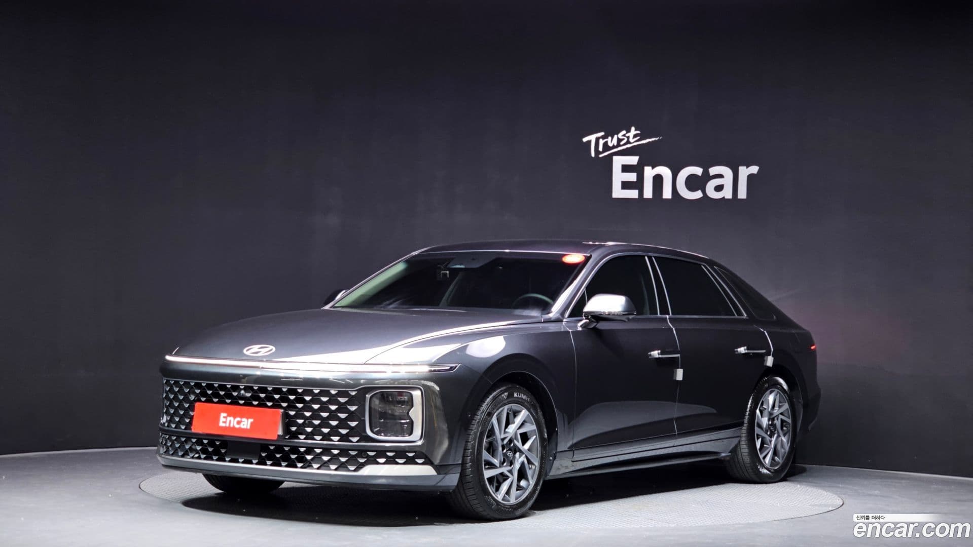 Main__Slider__Photo:Grandeur Hyundai 2023.4-0