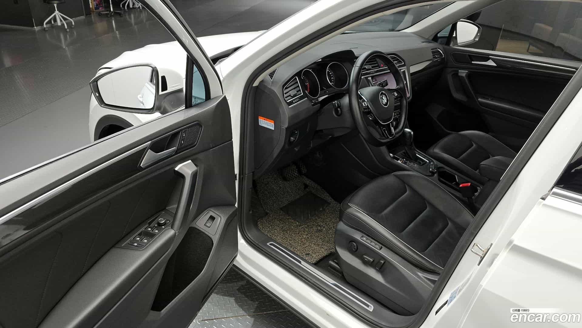 Tiguan Volkswagen 2020.9-INNER-010