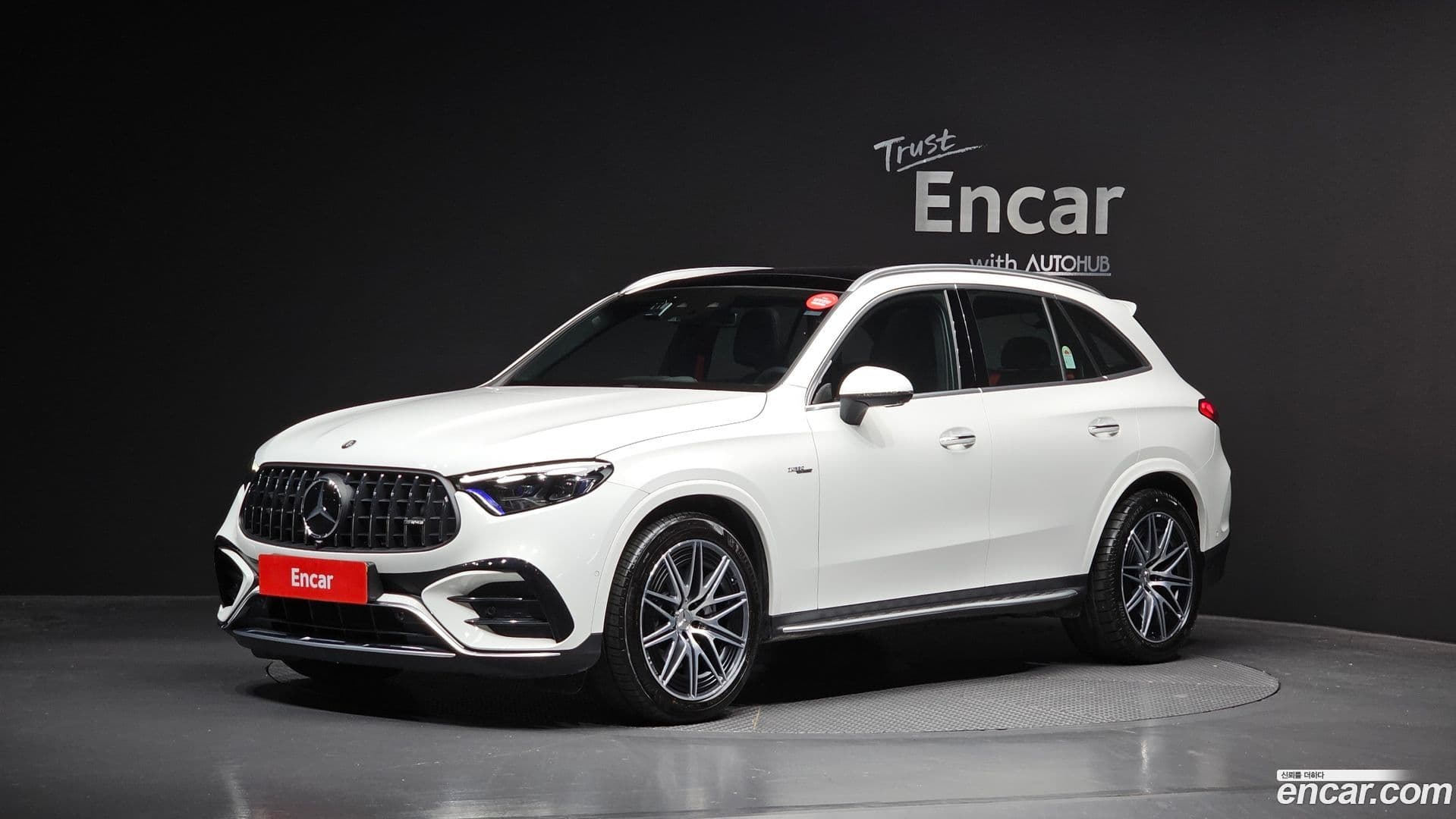 Main__Slider__Photo:GLC-Class Mercedes-Benz 2025.4-0