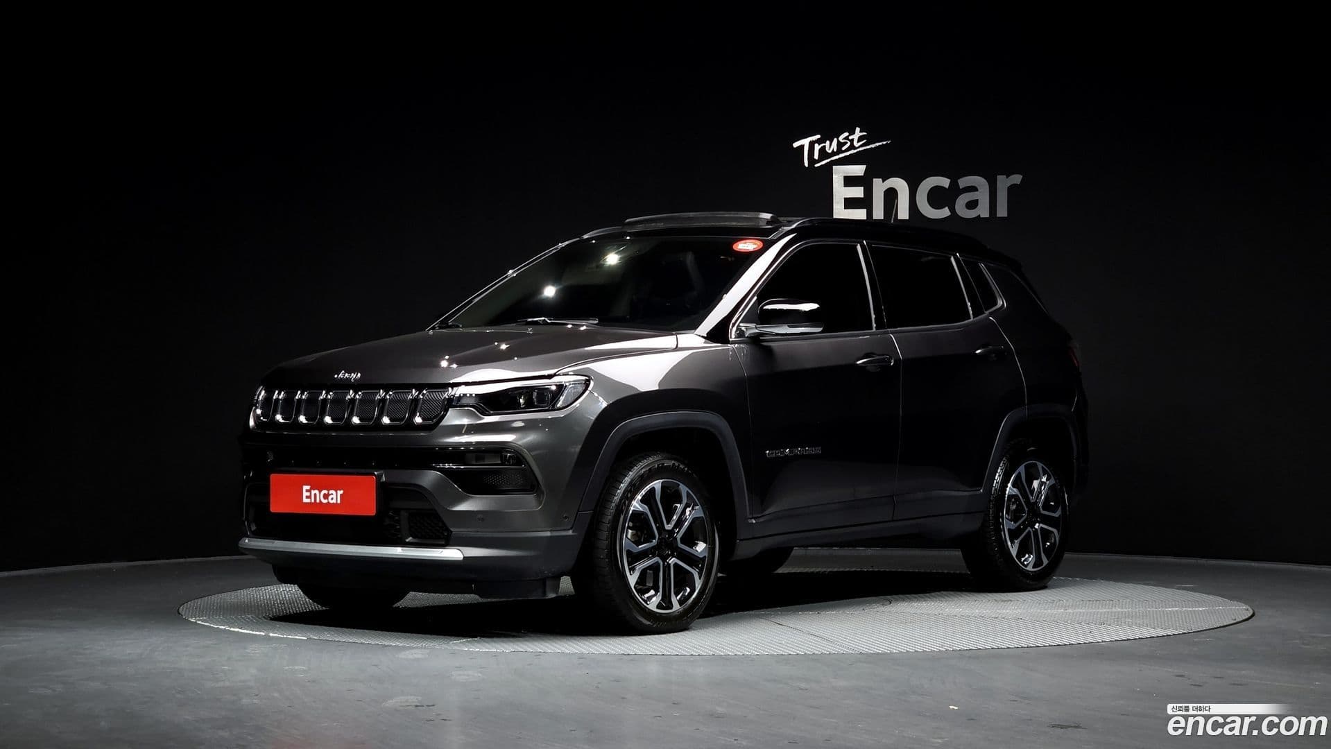 Main__Slider__Photo:Compass Jeep 2022.8-0
