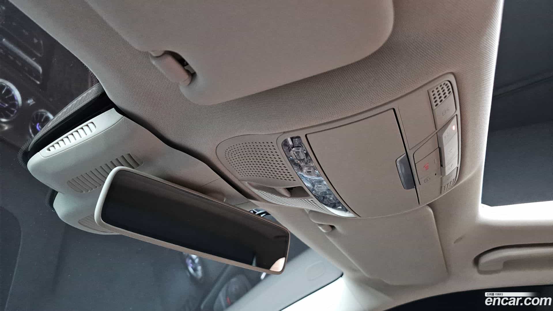 E-Class Mercedes-Benz 2018.9-OPTION-020