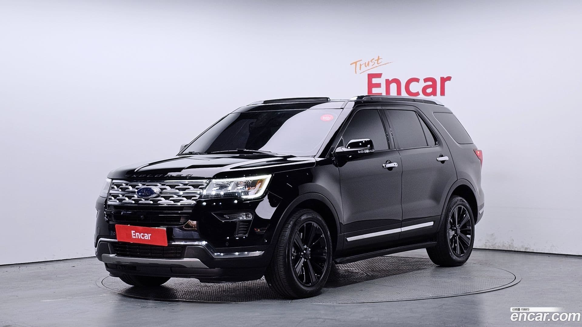 Main__Slider__Photo:Explorer Ford 2018.9-0