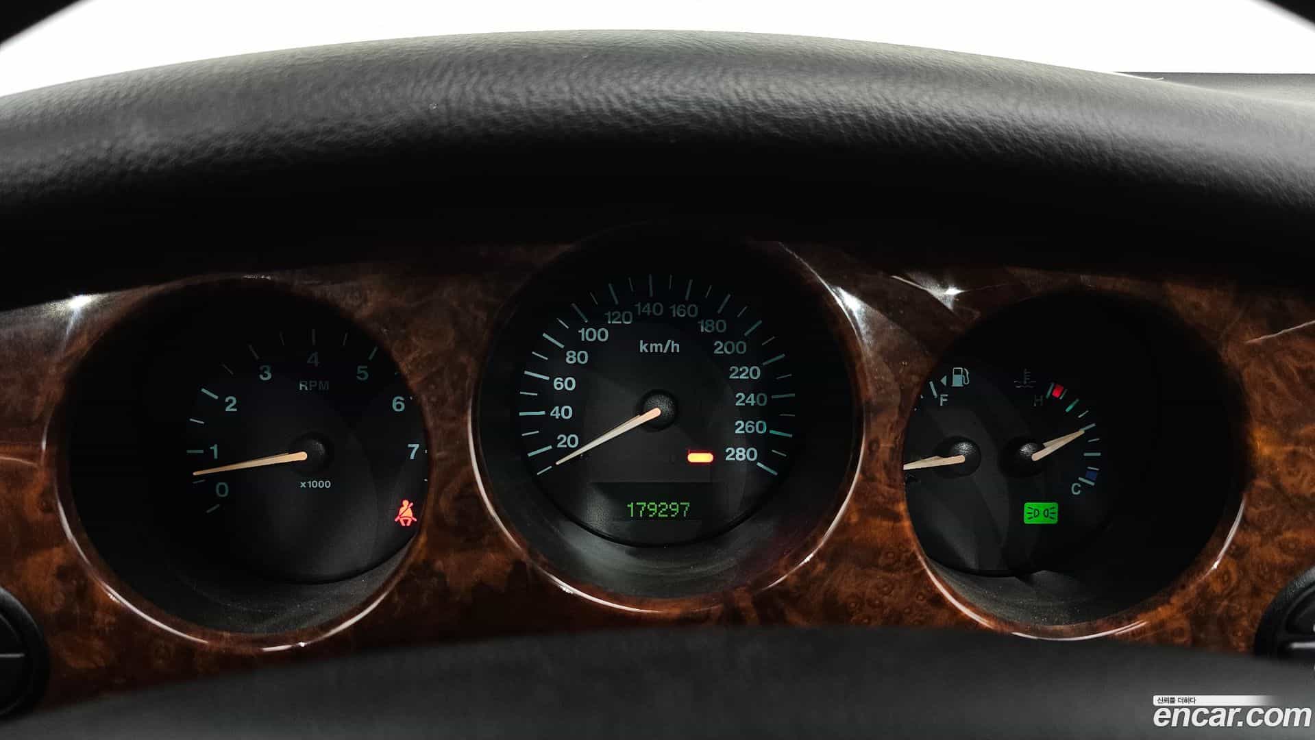 Daimler Jaguar 2002.10-INNER-008