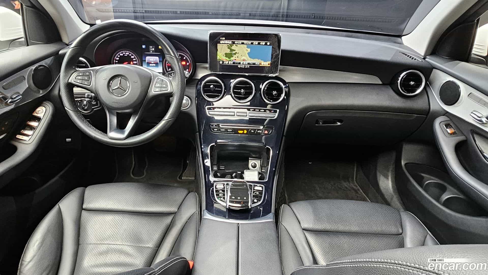 GLC-Class Mercedes-Benz 2018.2-INNER-007