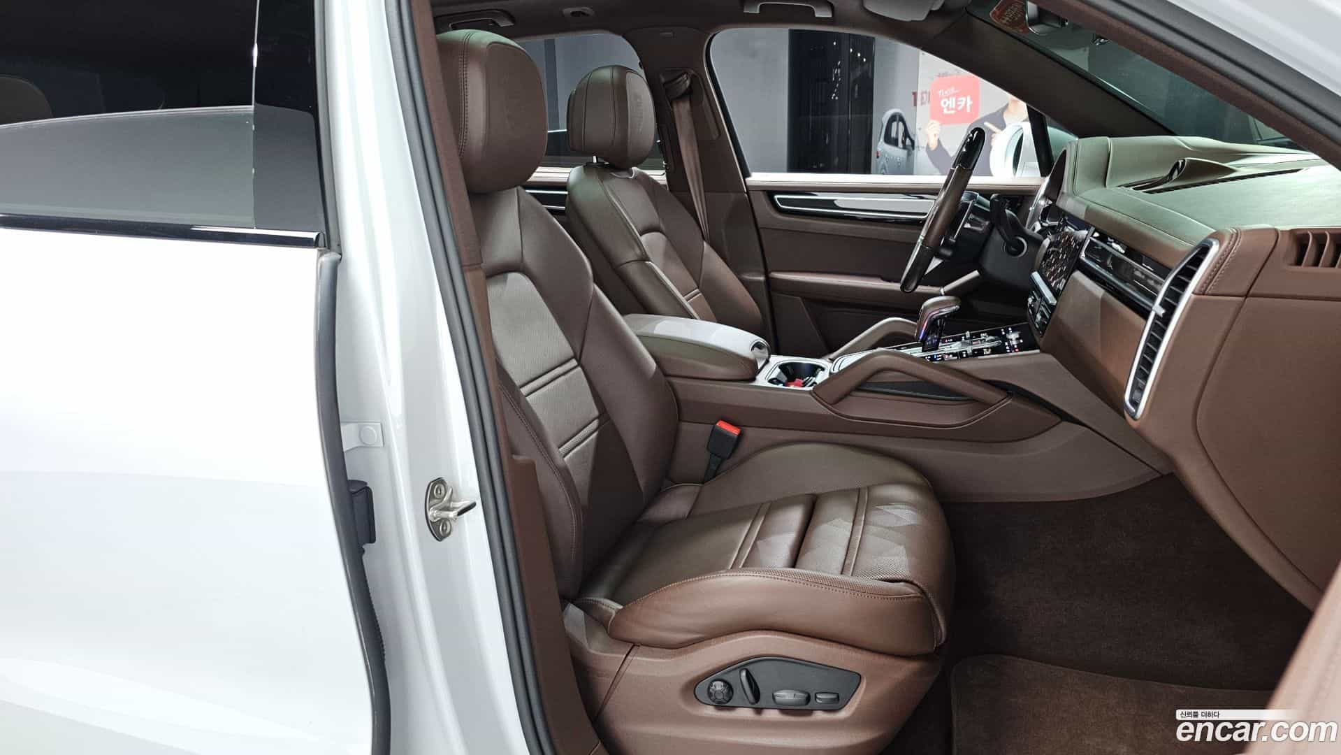 Cayenne Porsche 2022.11-INNER-010