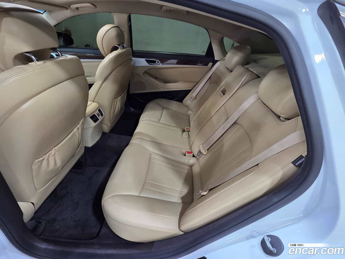 Genesis Hyundai 2014.0-INNER-010