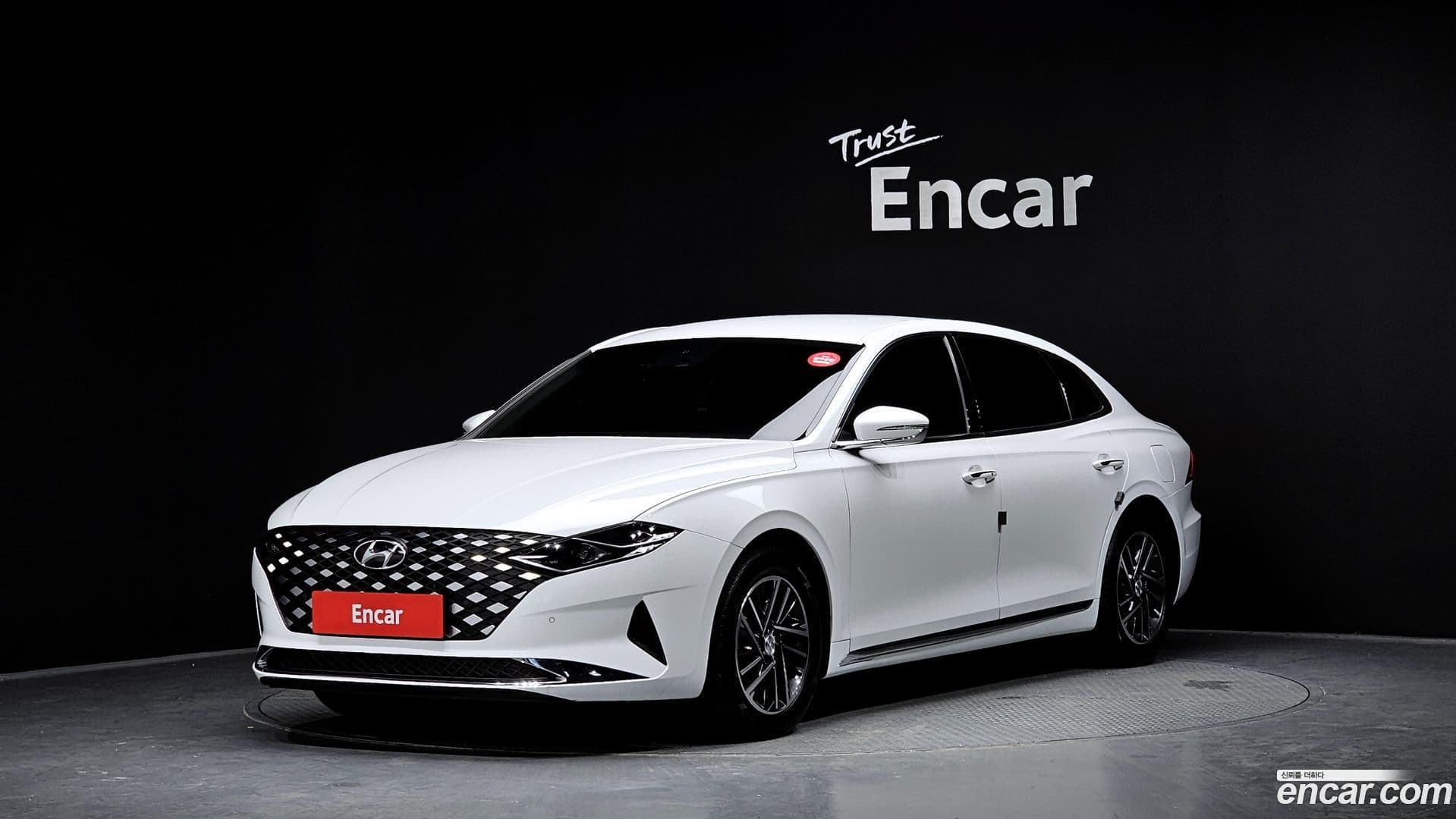 Main__Slider__Photo:Grandeur Hyundai 2021.4-0
