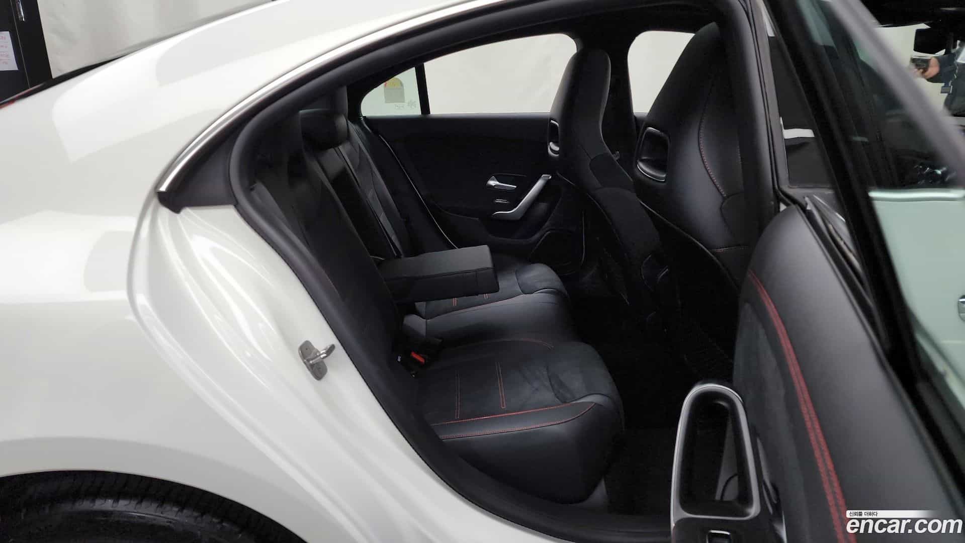 CLA-Class Mercedes-Benz 2025.4-OPTION-016