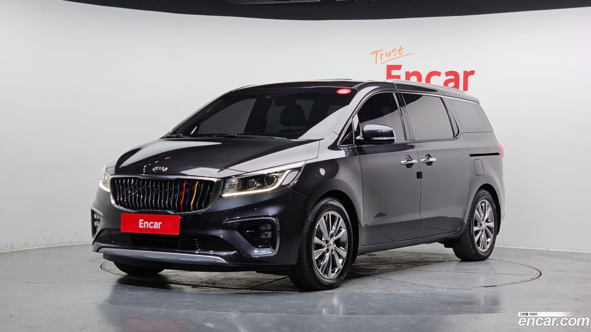 Main__Slider__Photo:Canival Kia 2019.6-0