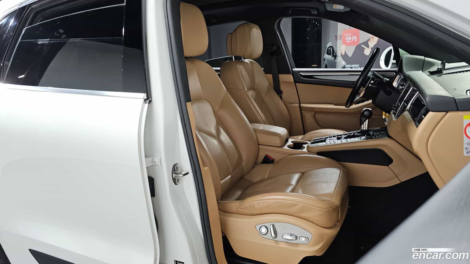 Macan Porsche 2016.5-INNER-010