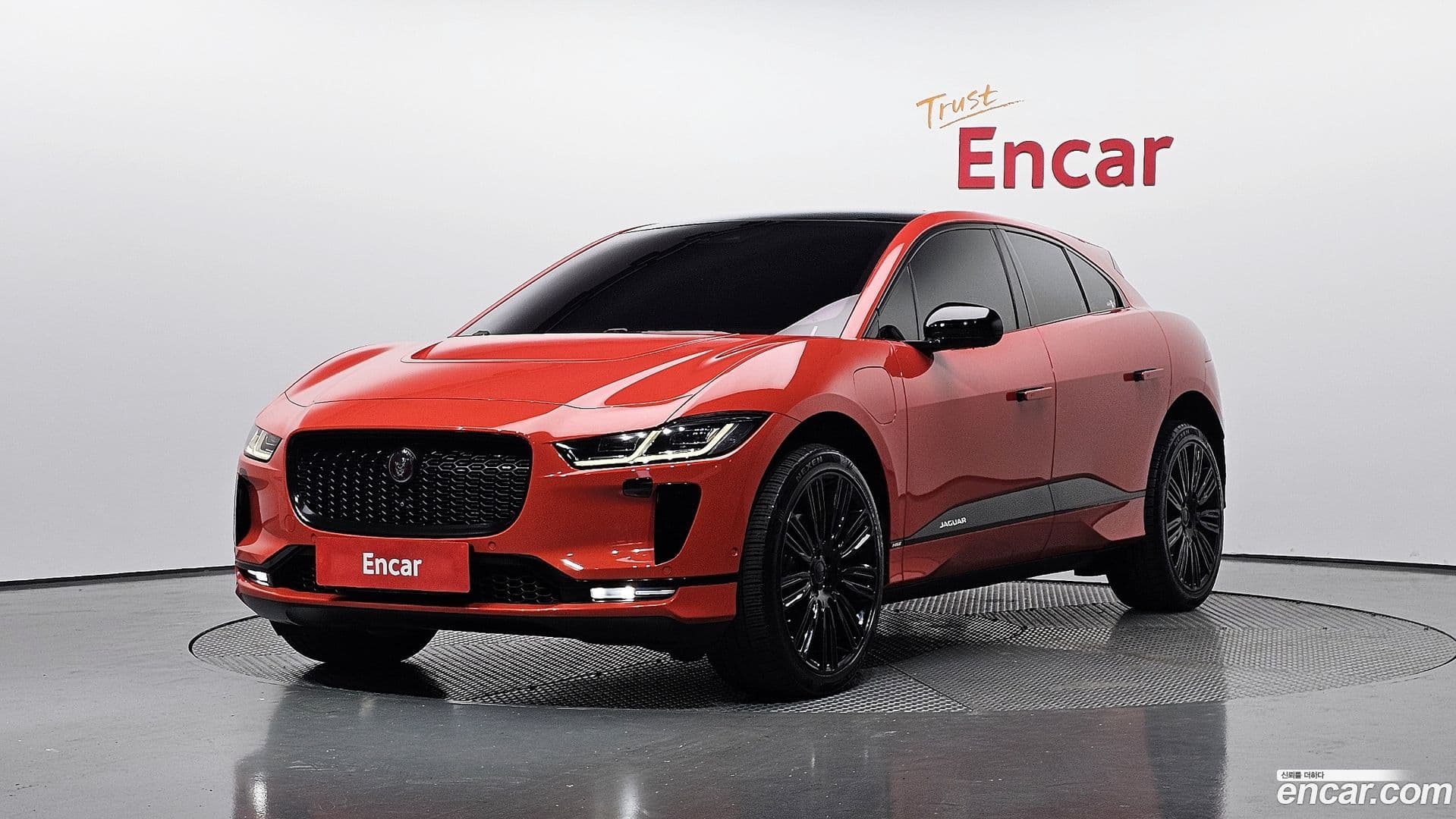Main__Slider__Photo:I-PACE Jaguar 2019.11-0