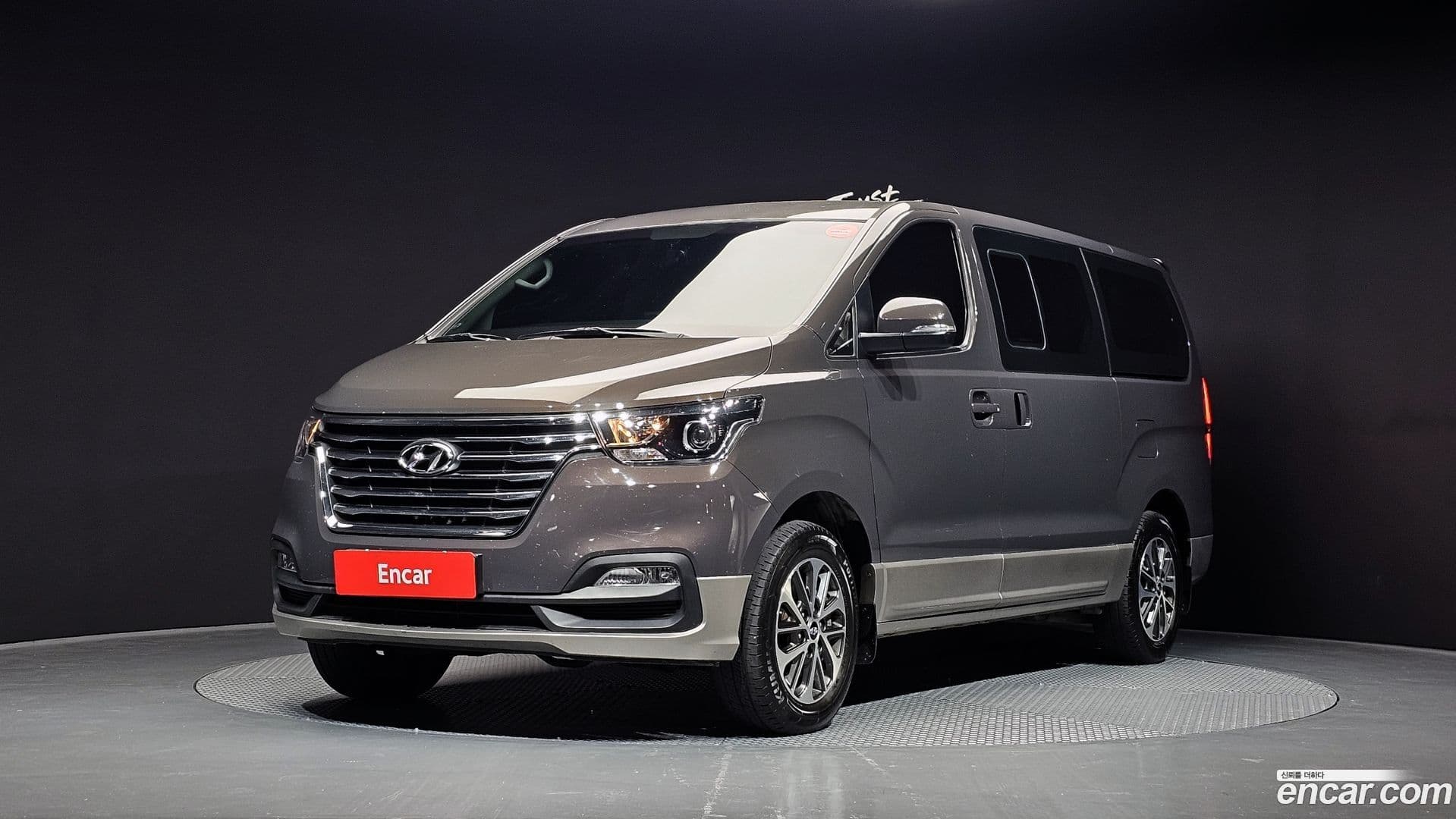 Main__Slider__Photo:Starex Hyundai 2019.0-0