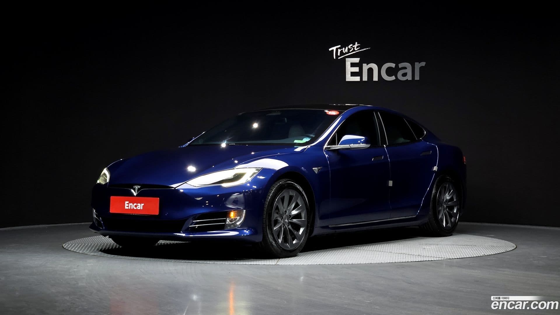 Main__Slider__Photo:Model S Tesla 2020.4-0