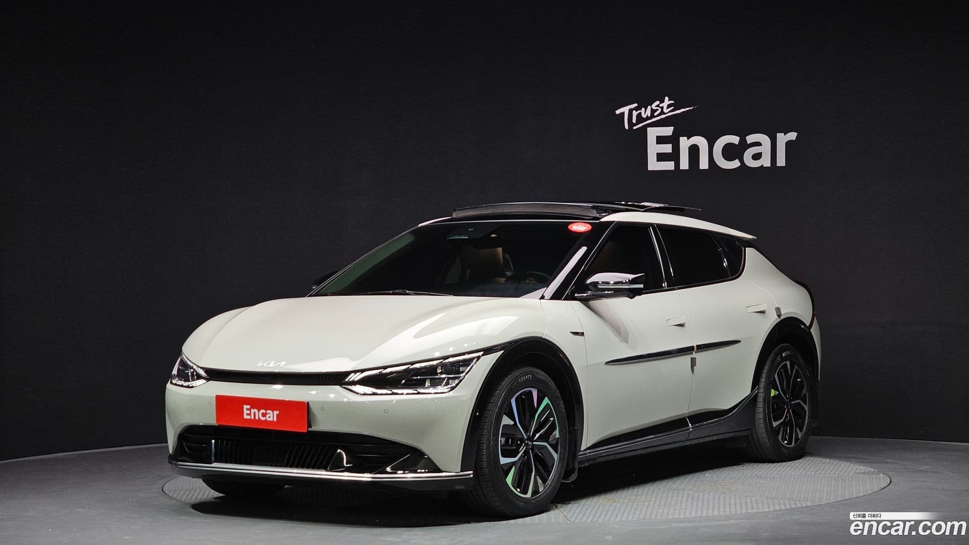 Main__Slider__Photo:EV6 Kia 2021.10-0