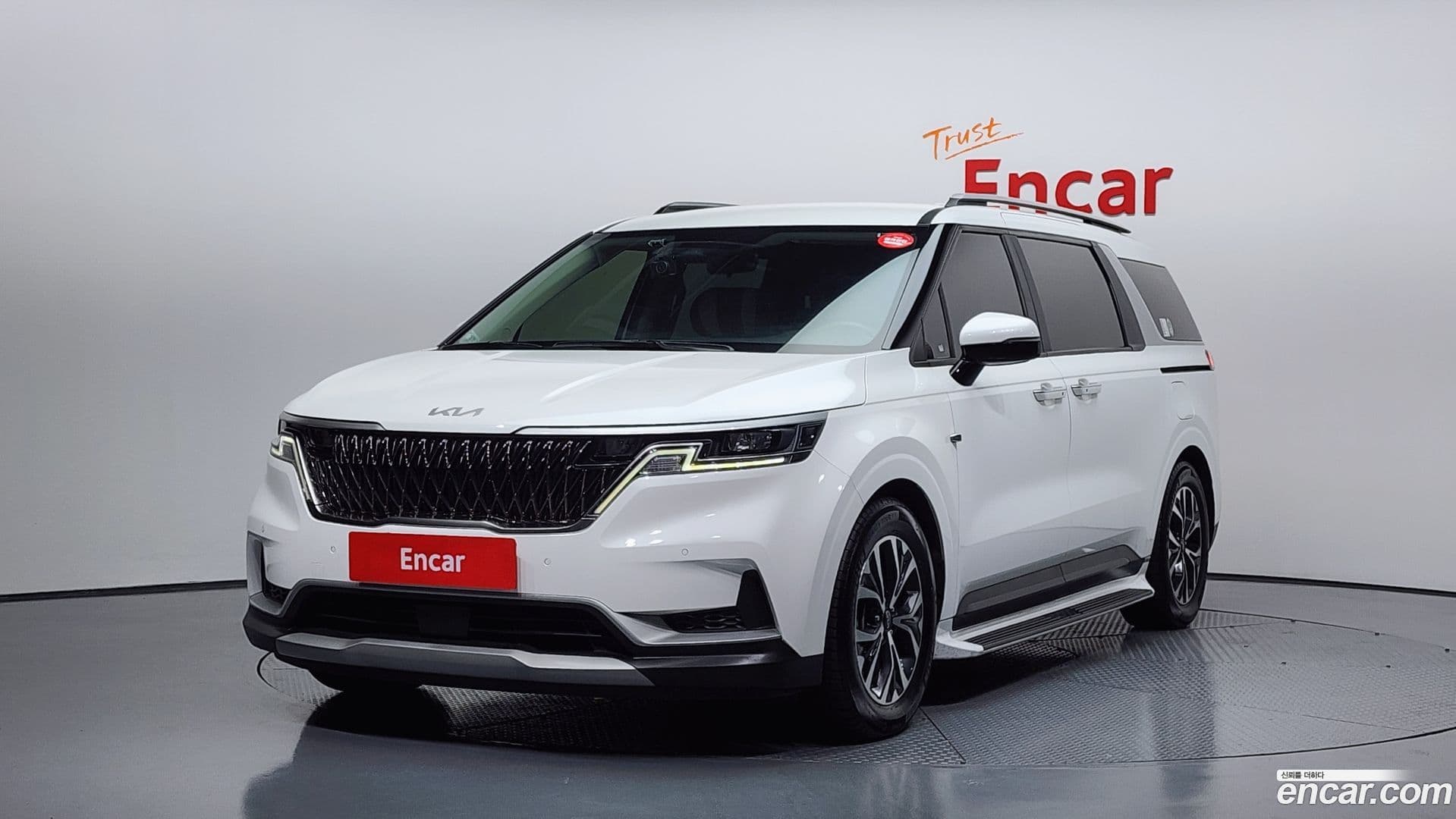 Main__Slider__Photo:Canival Kia 2023.2-0