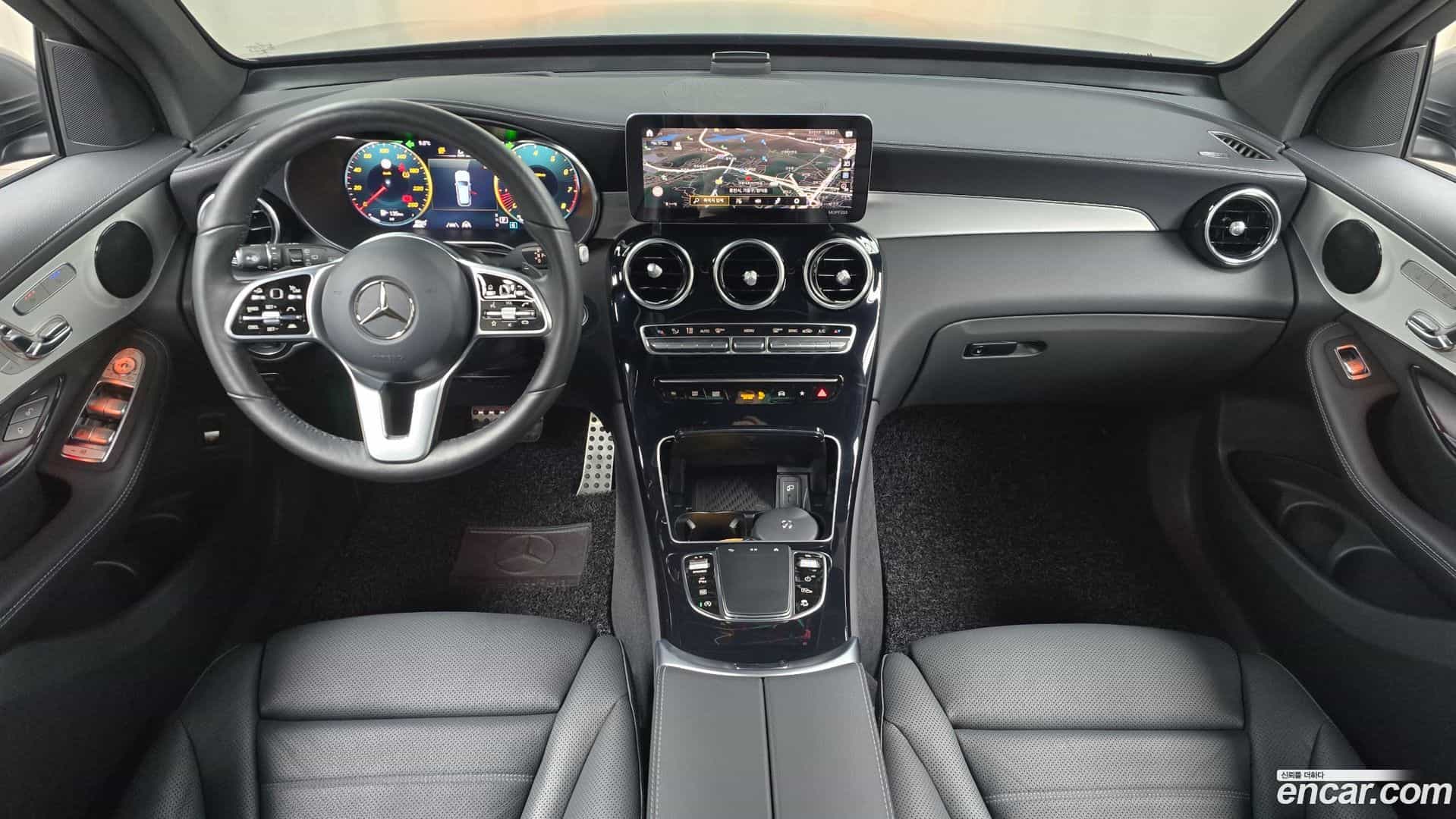 GLC-Class Mercedes-Benz 2021.8-INNER-007