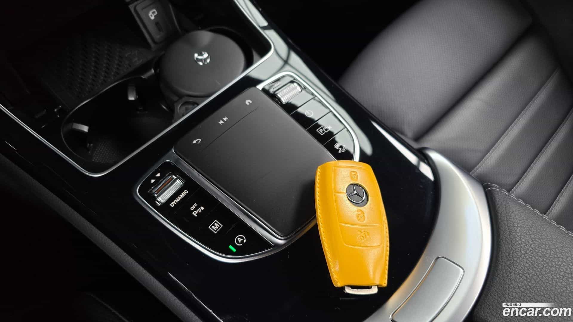 GLC-Class Mercedes-Benz 2021.8-INNER-009