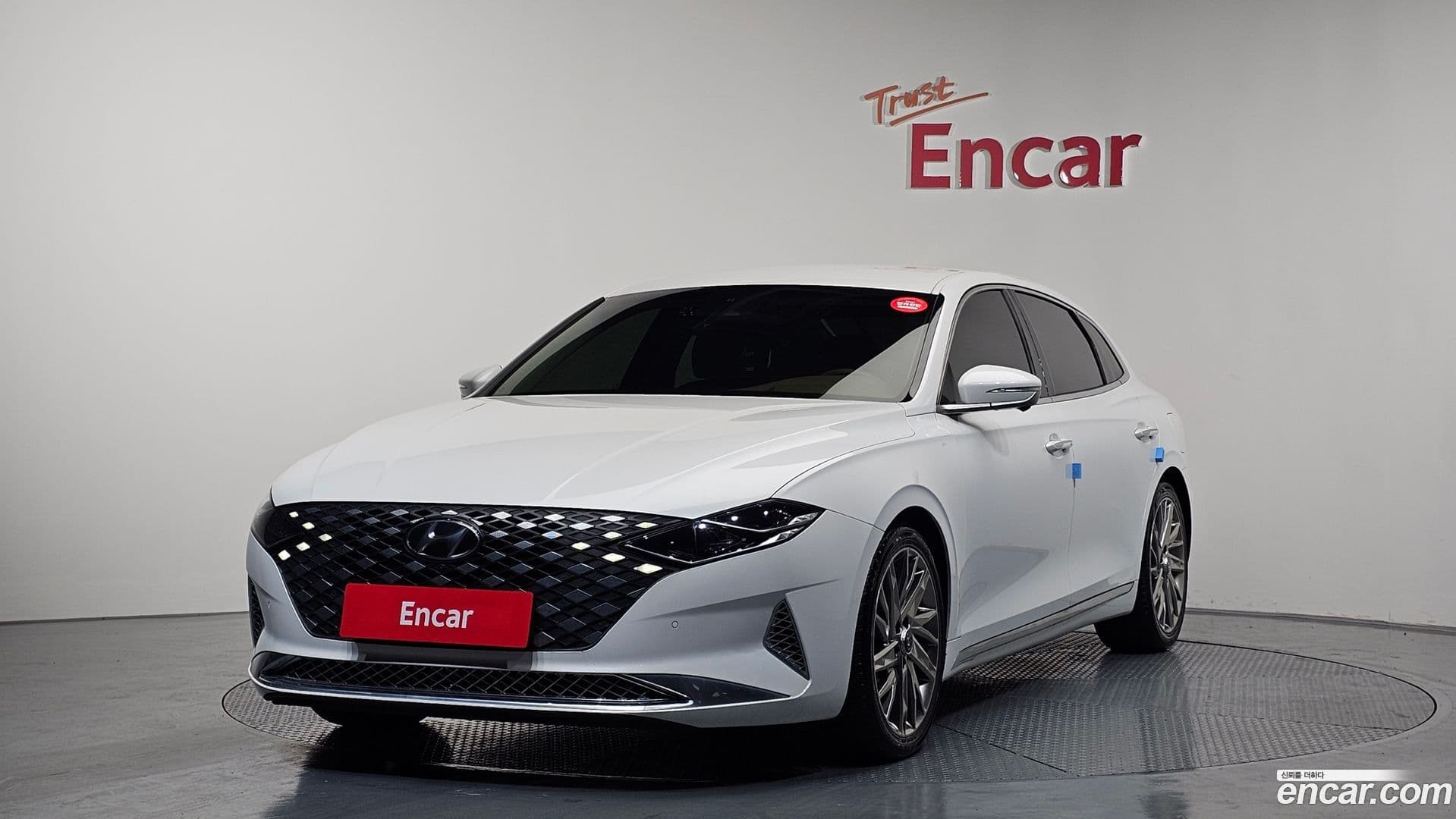 Main__Slider__Photo:Grandeur Hyundai 2020.8-0
