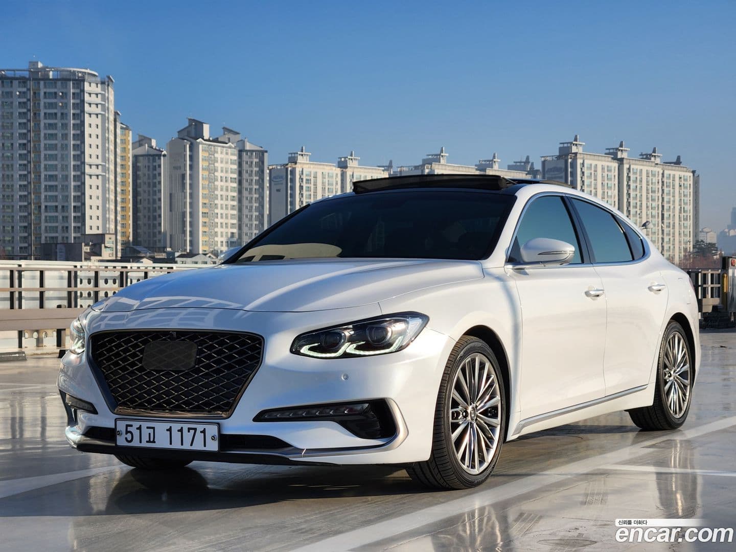 Main__Slider__Photo:Grandeur Hyundai 2017.1-0