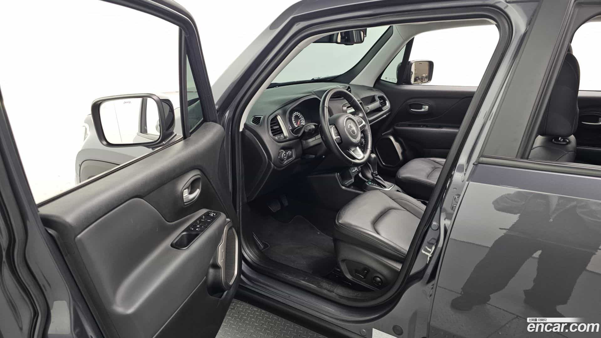 Renegade Jeep 2023.11-INNER-010