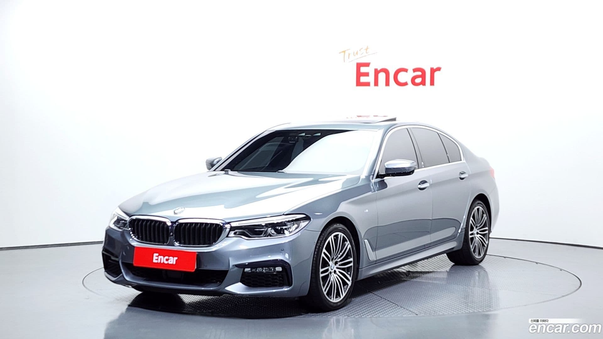 Main__Slider__Photo:5-Series BMW 2018.11-0