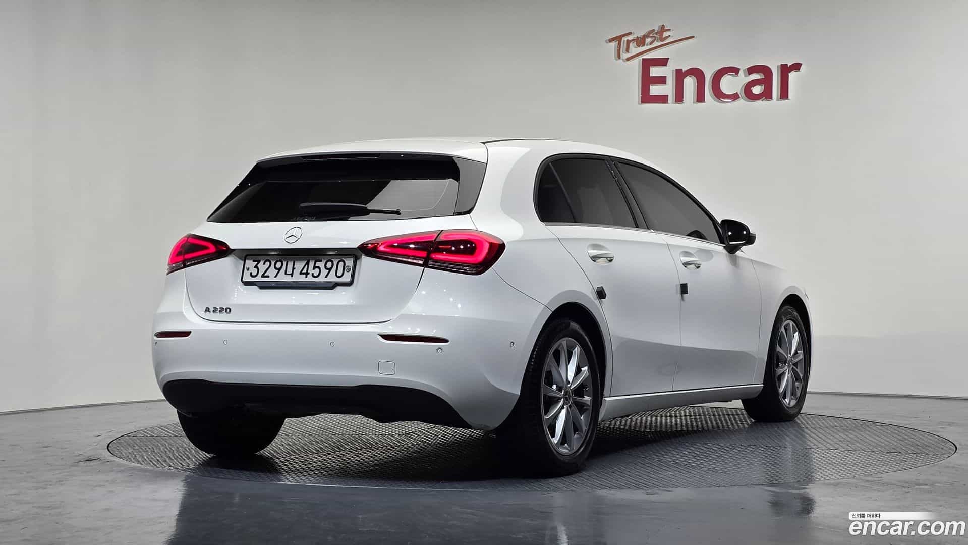 A-Class Mercedes-Benz 2020.0-OUTER-002