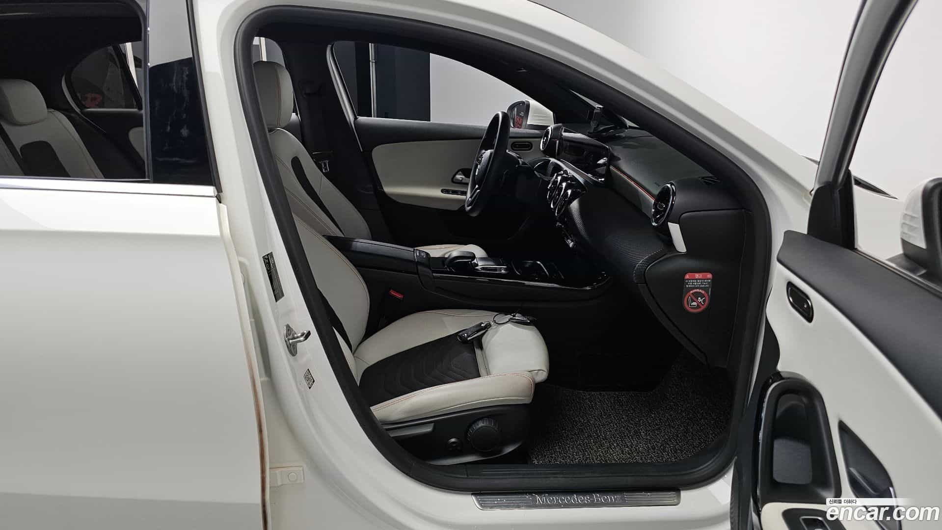 A-Class Mercedes-Benz 2020.0-OPTION-015