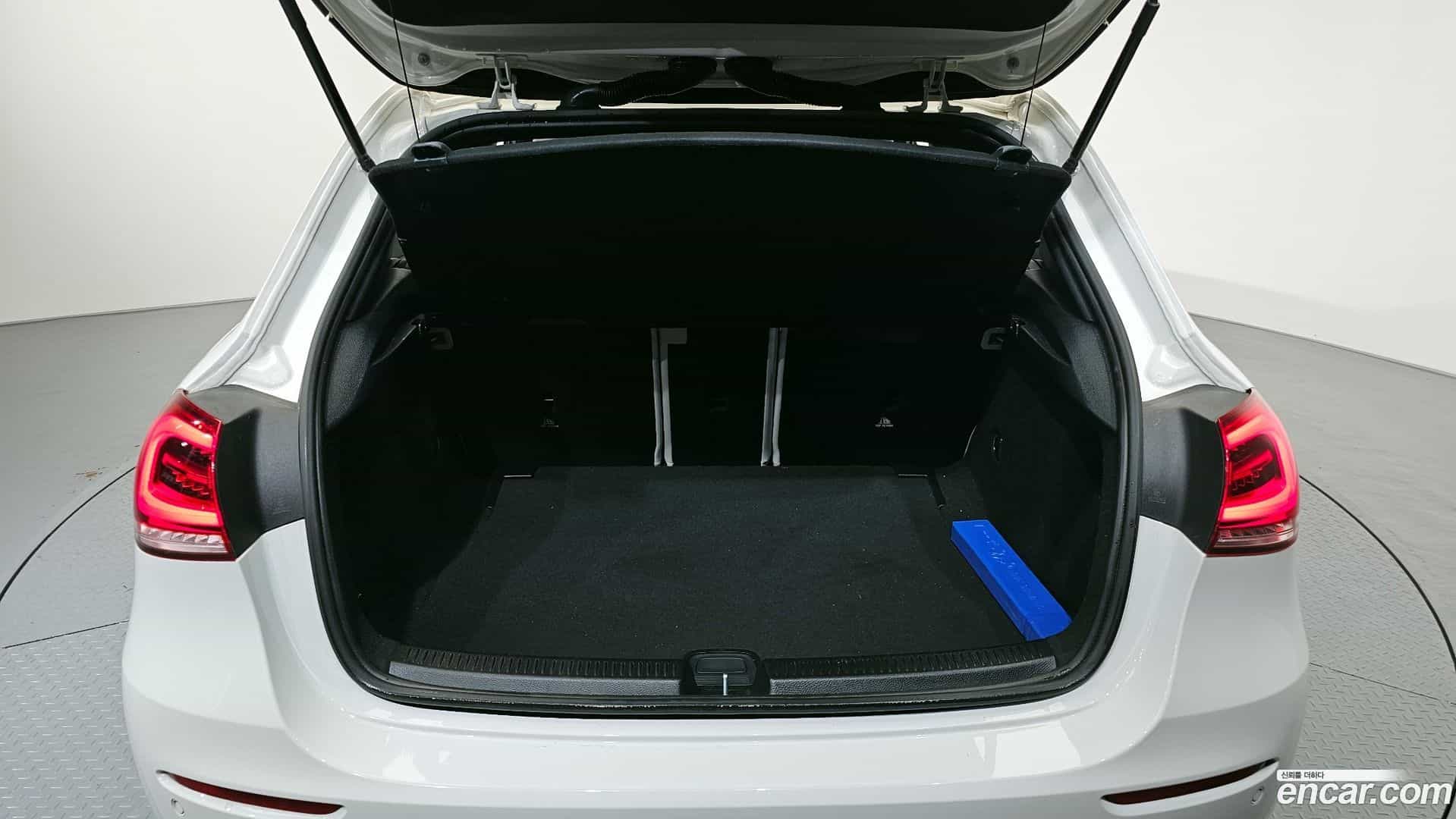 A-Class Mercedes-Benz 2020.0-OPTION-024