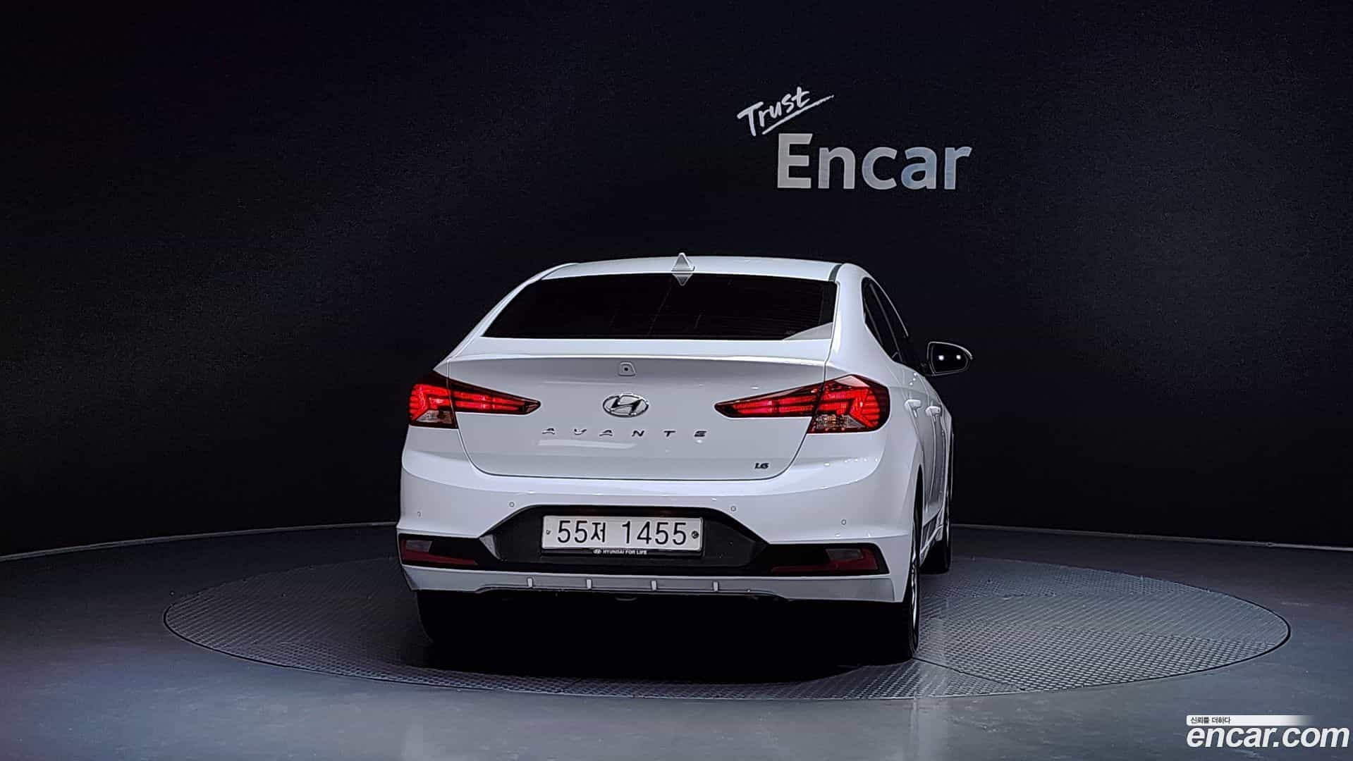 AVANTE Hyundai 2019.0-OUTER-004