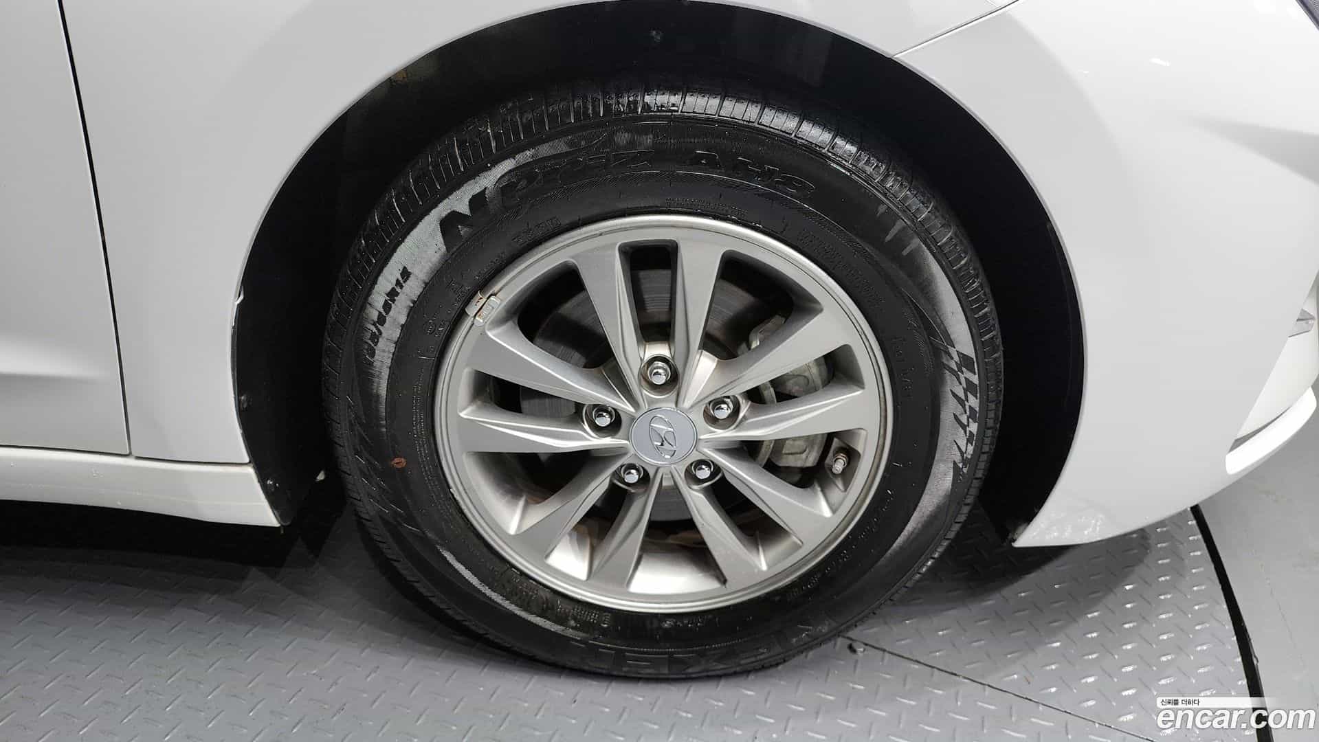 AVANTE Hyundai 2019.0-OUTER-005