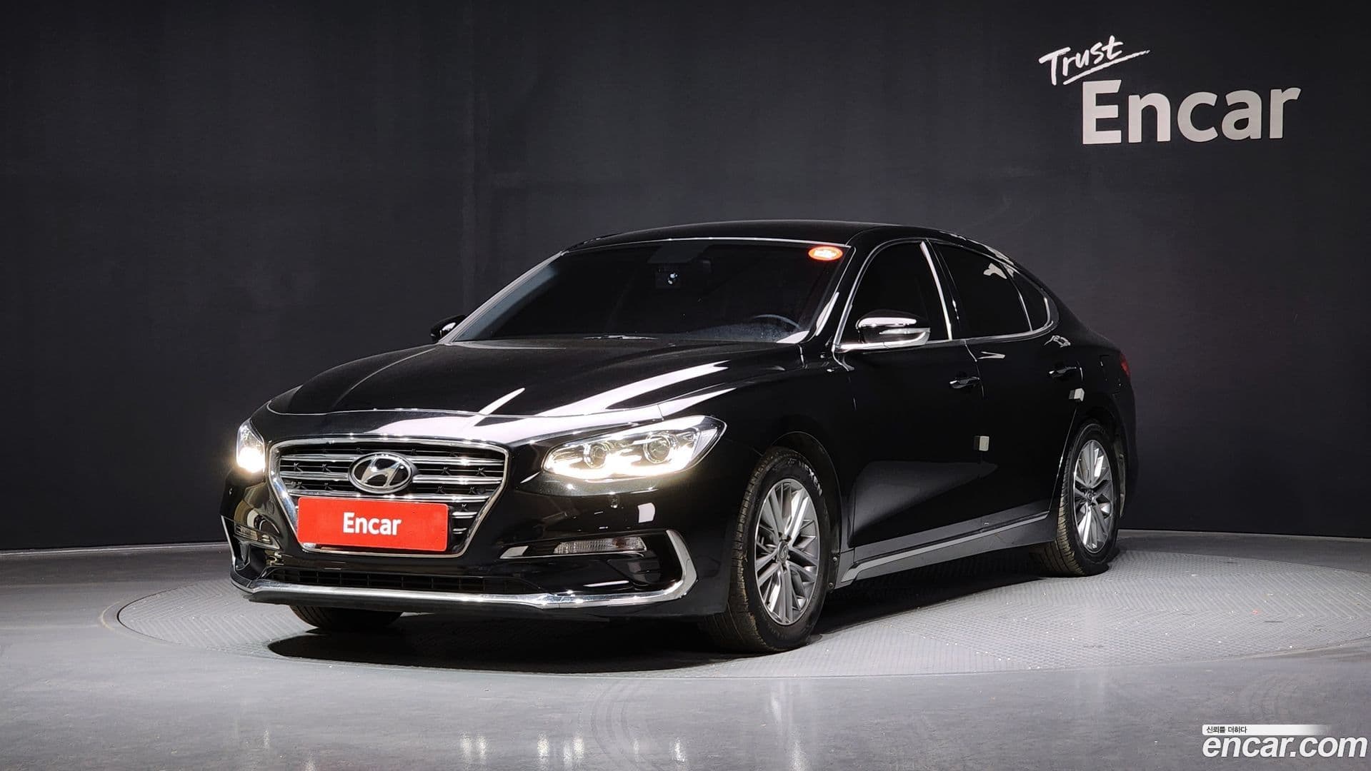 Main__Slider__Photo:Grandeur Hyundai 2018.4-0