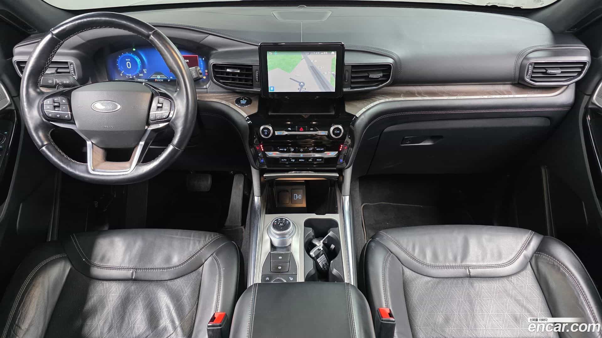 Explorer Ford 2021.11-INNER-007