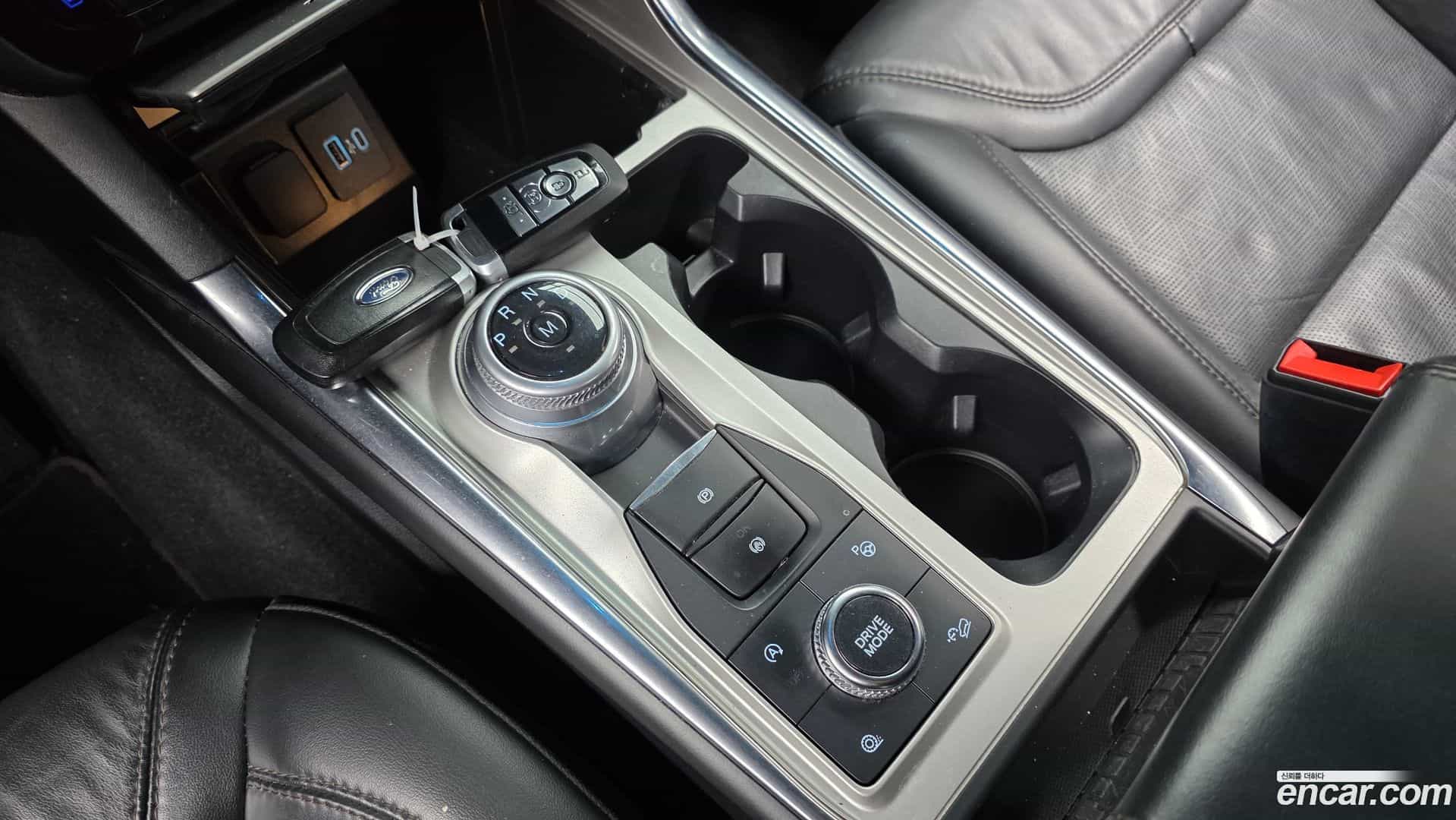 Explorer Ford 2021.11-INNER-009