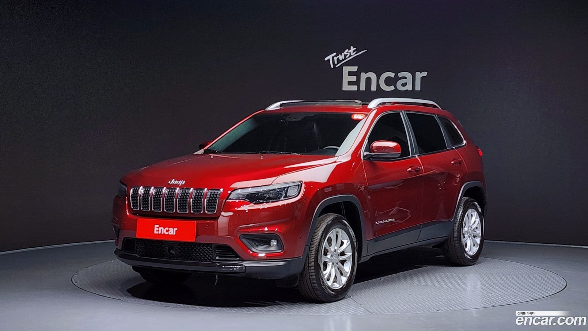 Main__Slider__Photo:Cherokee Jeep 2018.11-0
