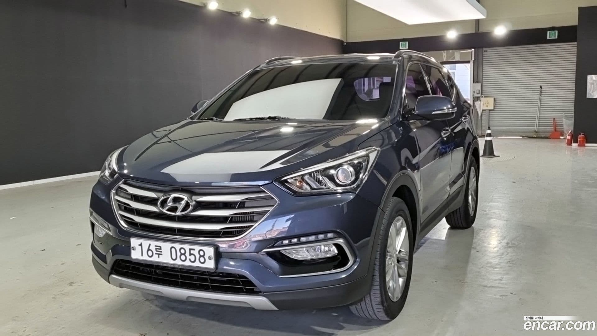 Main__Slider__Photo:Santafe Hyundai 2015.8-0