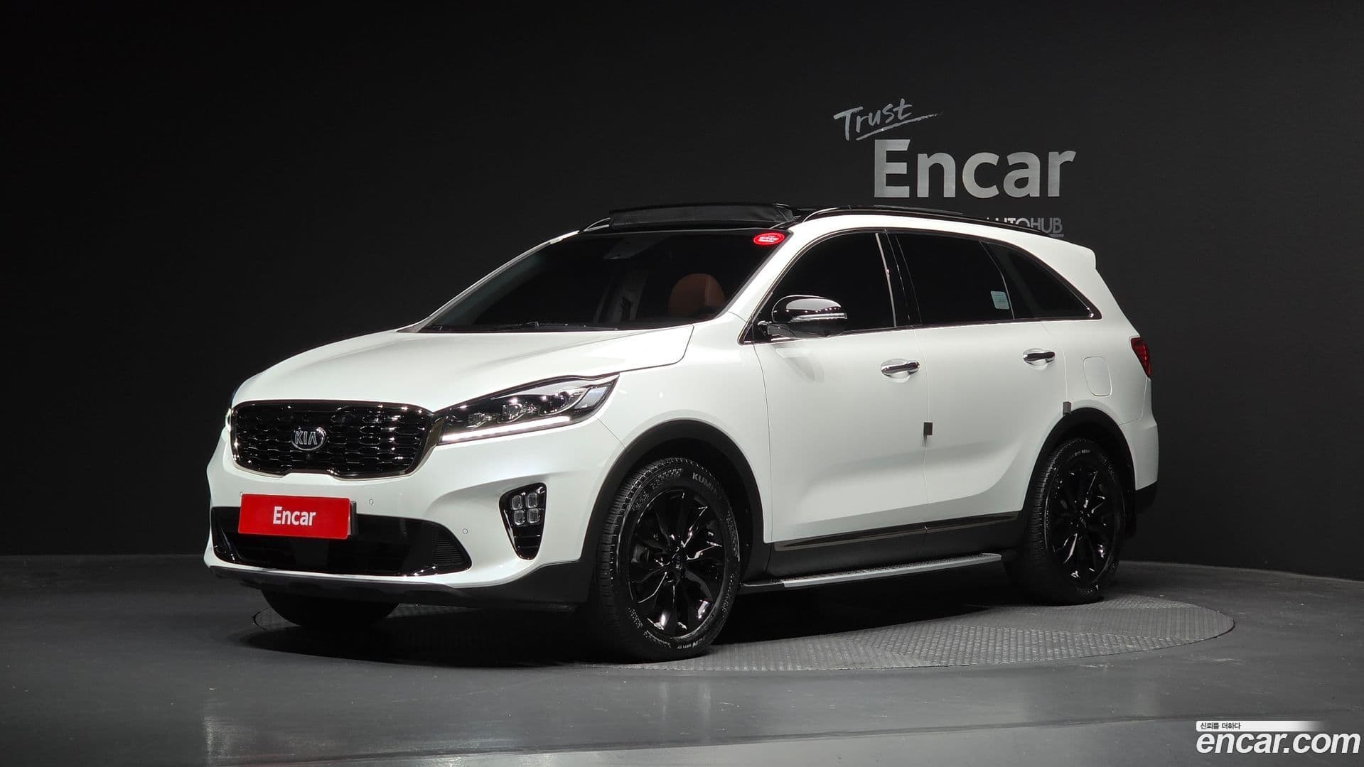 Main__Slider__Photo:Sorento Kia 2019.3-0