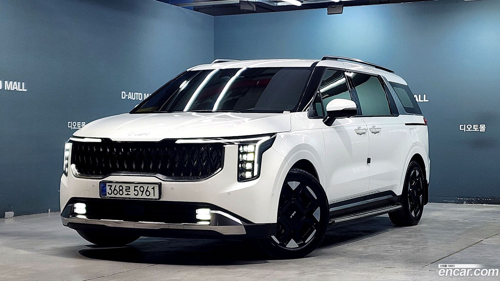 Main__Slider__Photo:Canival Kia 2023.11-0