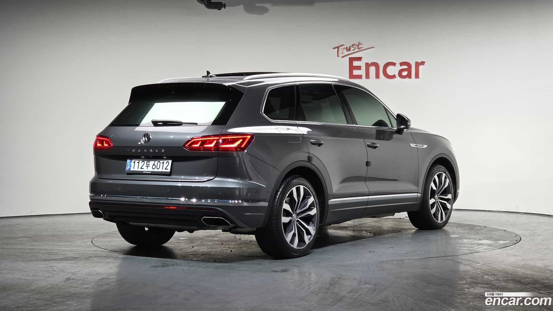 Touareg Volkswagen 2020.8-OUTER-002