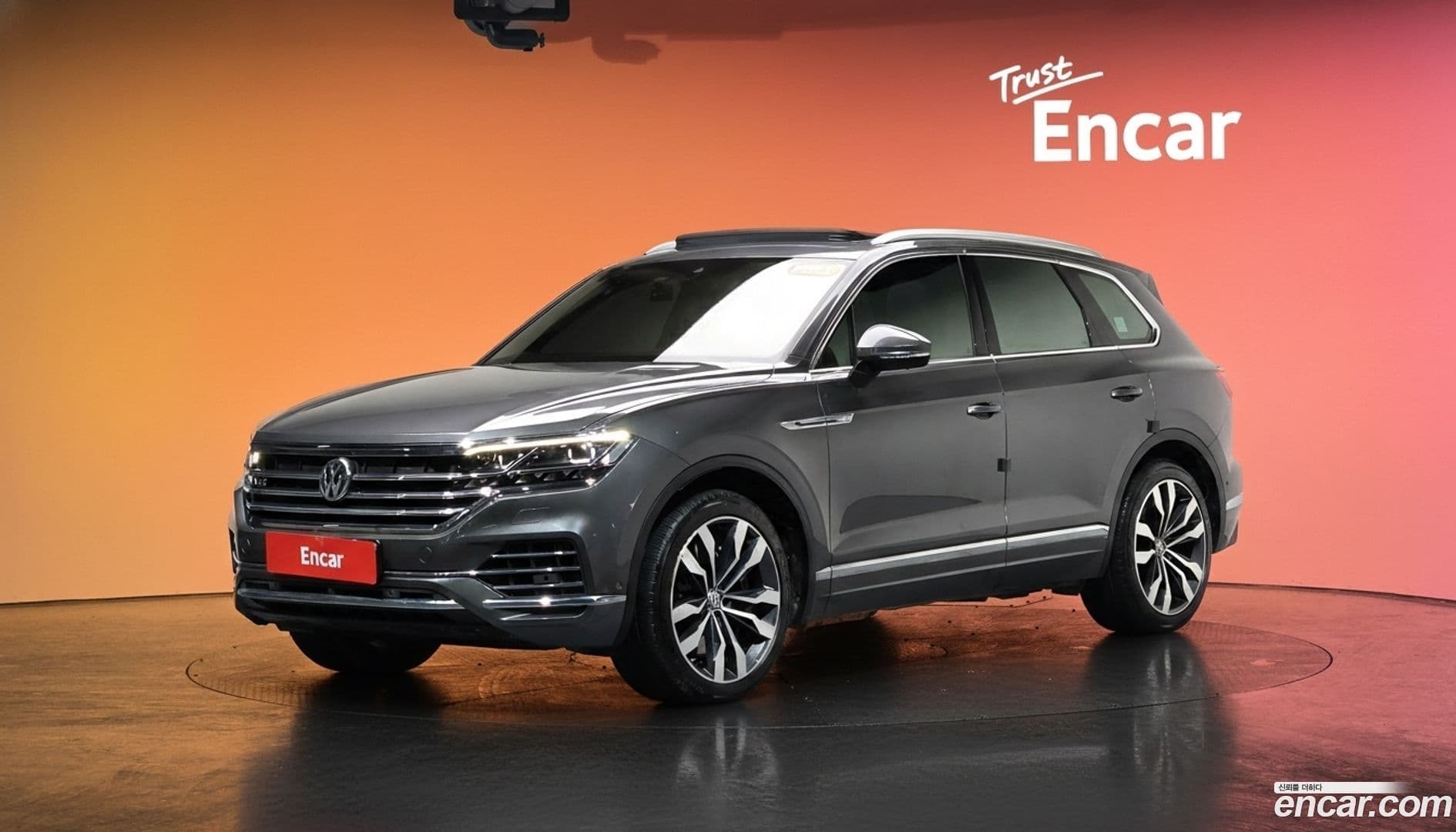 Main__Slider__Photo:Touareg Volkswagen 2020.8-0
