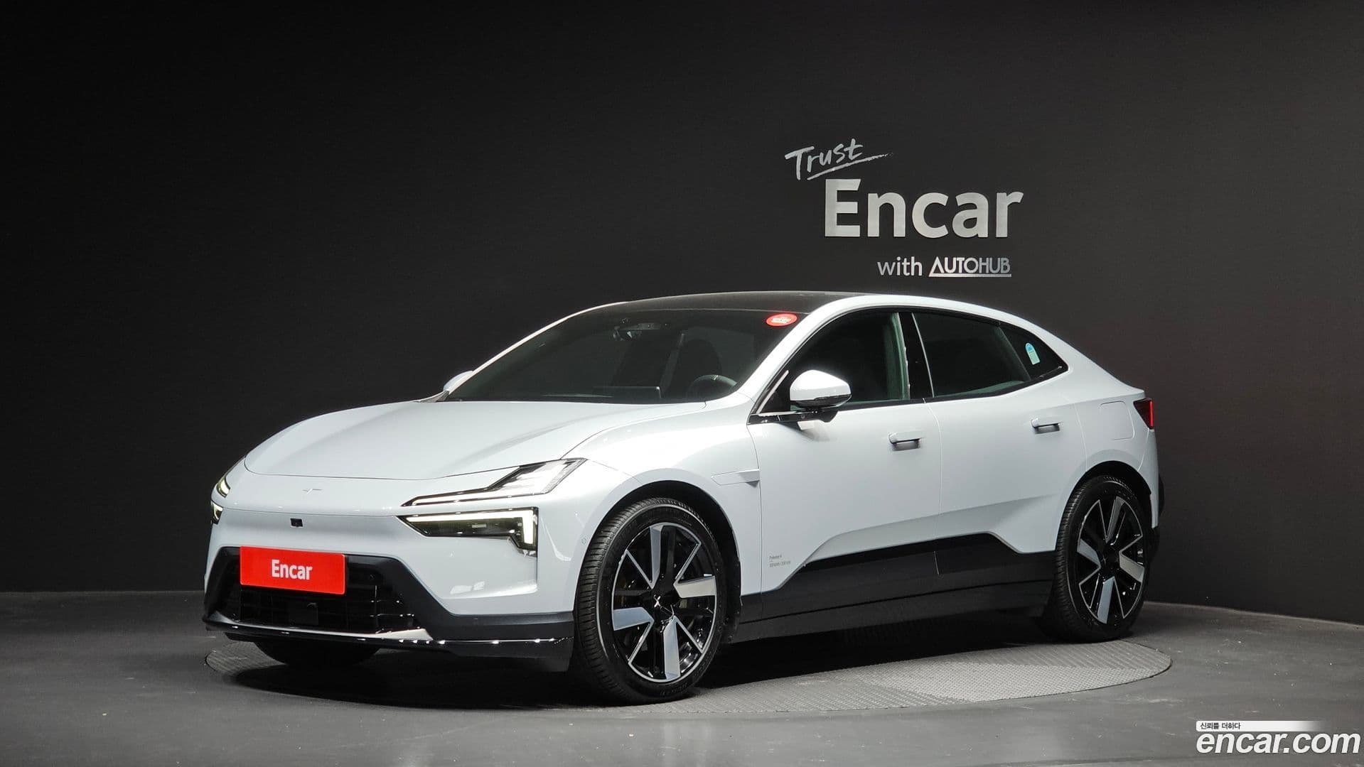 Main__Slider__Photo:Polestar 4 Polestar 2024.9-0