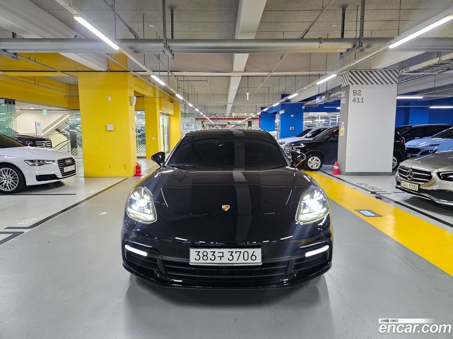 Main__Slider__Photo:Panamera Porsche 2020.5-0
