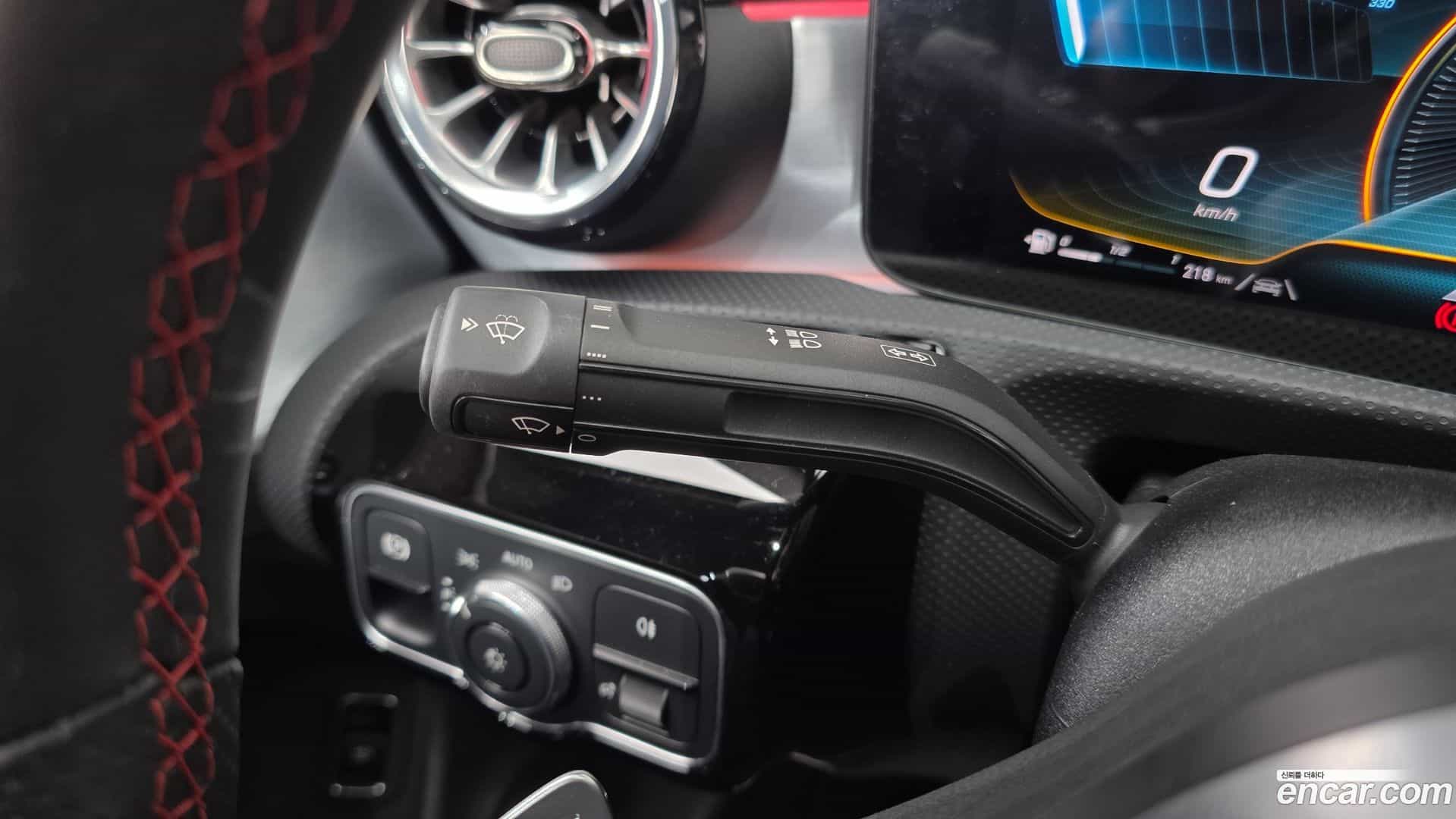 CLA-Class Mercedes-Benz 2022.1-OPTION-021