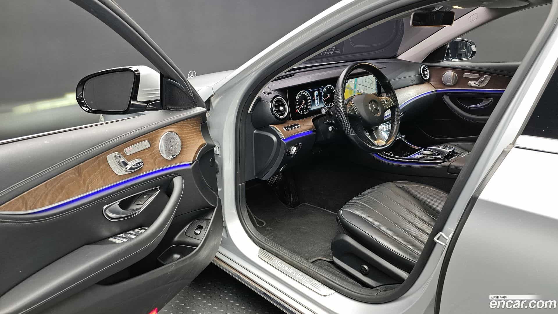 E-Class Mercedes-Benz 2018.0-OPTION-015