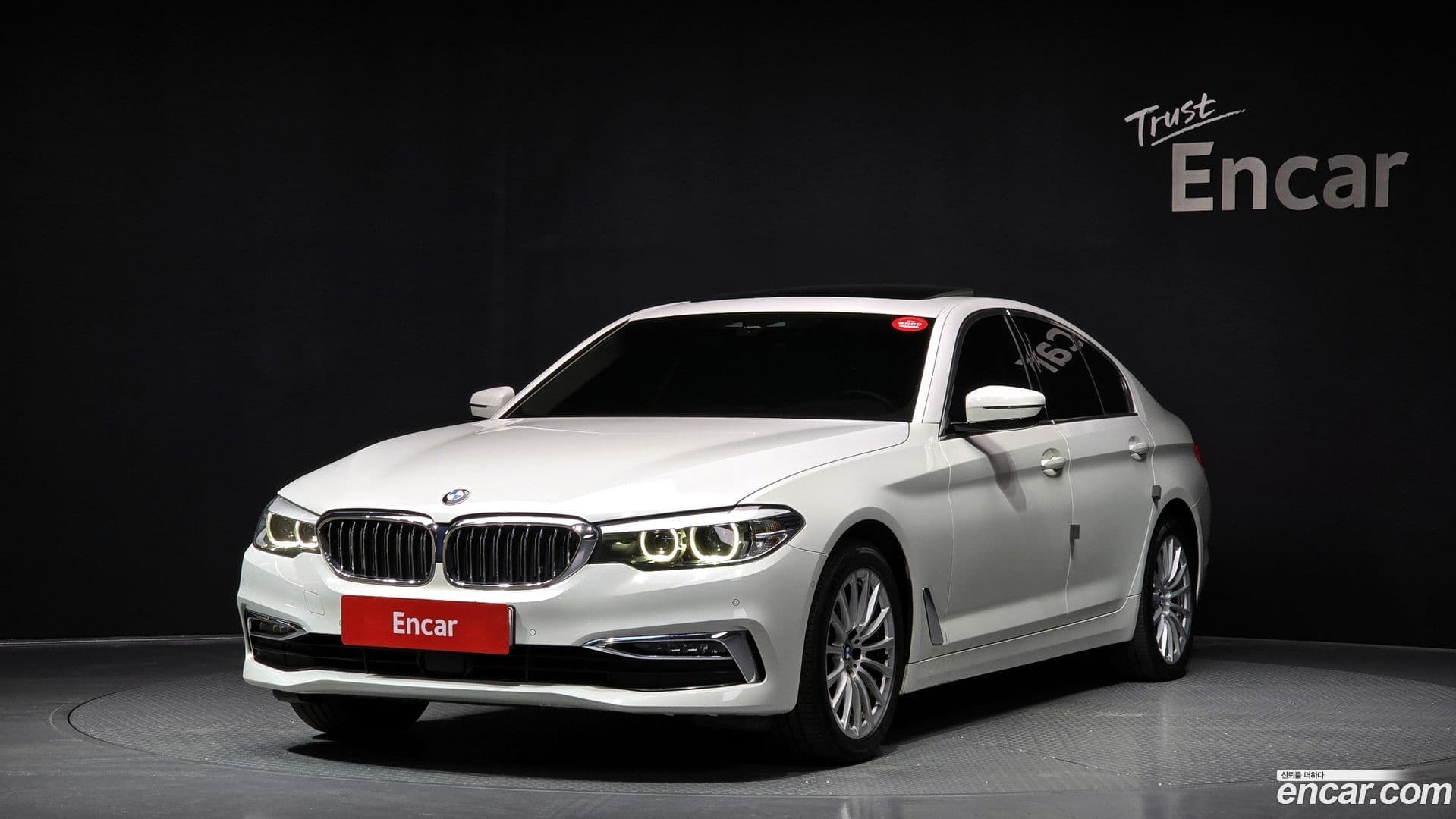 Main__Slider__Photo:5-Series BMW 2019.9-0