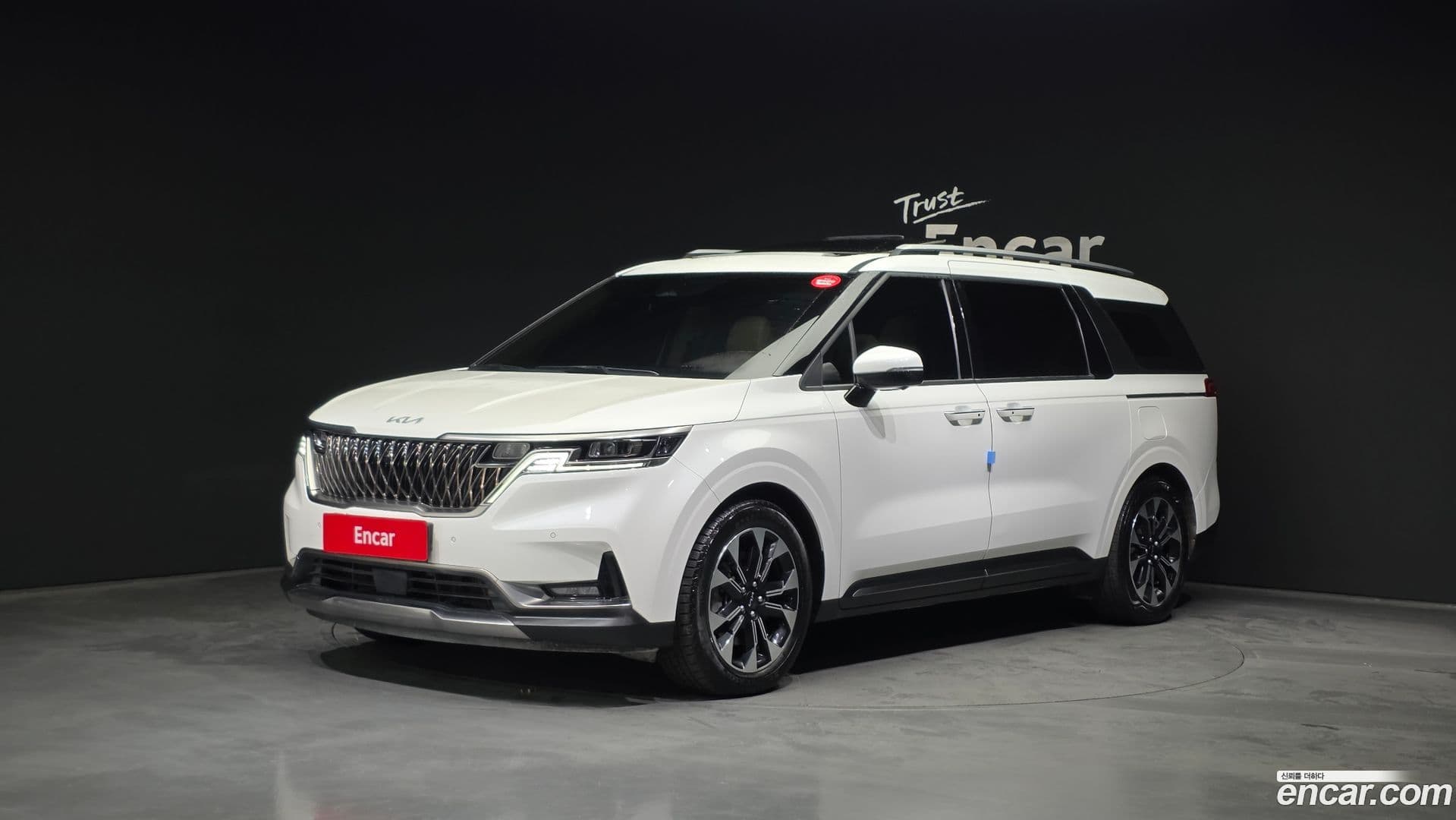 Main__Slider__Photo:Canival Kia 2023.6-0